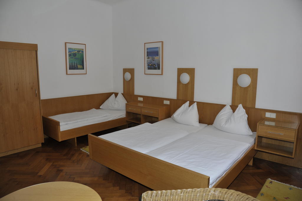 Madar Cafe Central Мелк Экстерьер фото